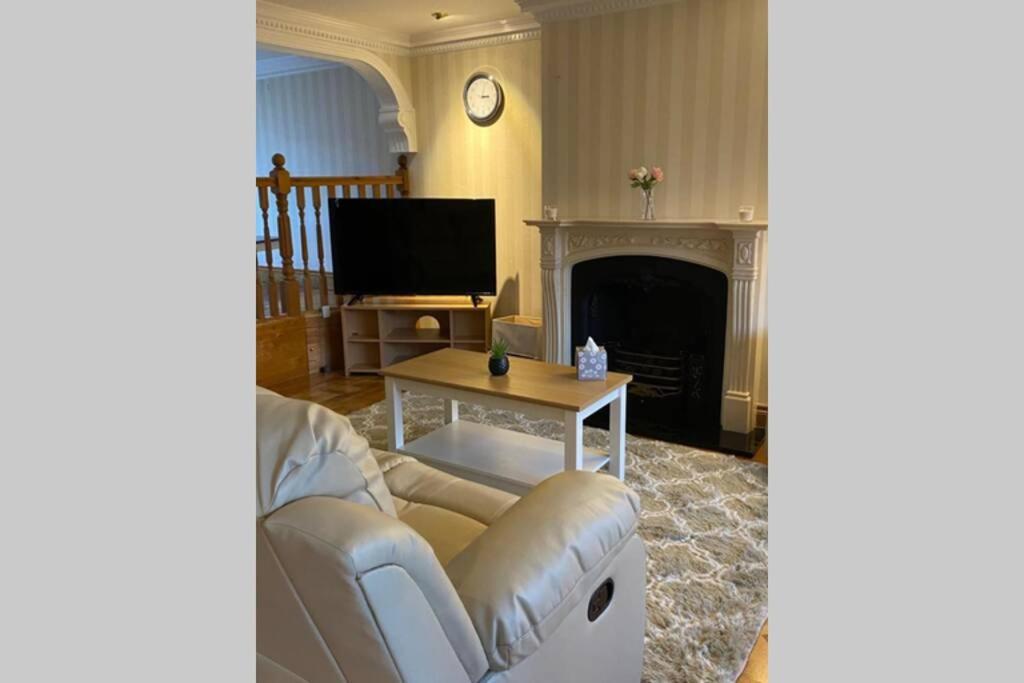 Comfy Home- Coley Park レディング エクステリア 写真